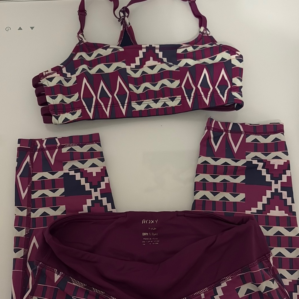 Roxy Geometric Print Activewear Set